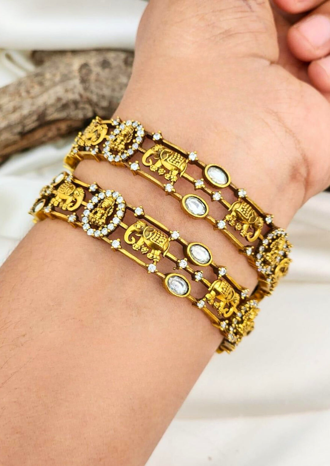Kundan stone temple jewelry bangles r10580 (set of 2)