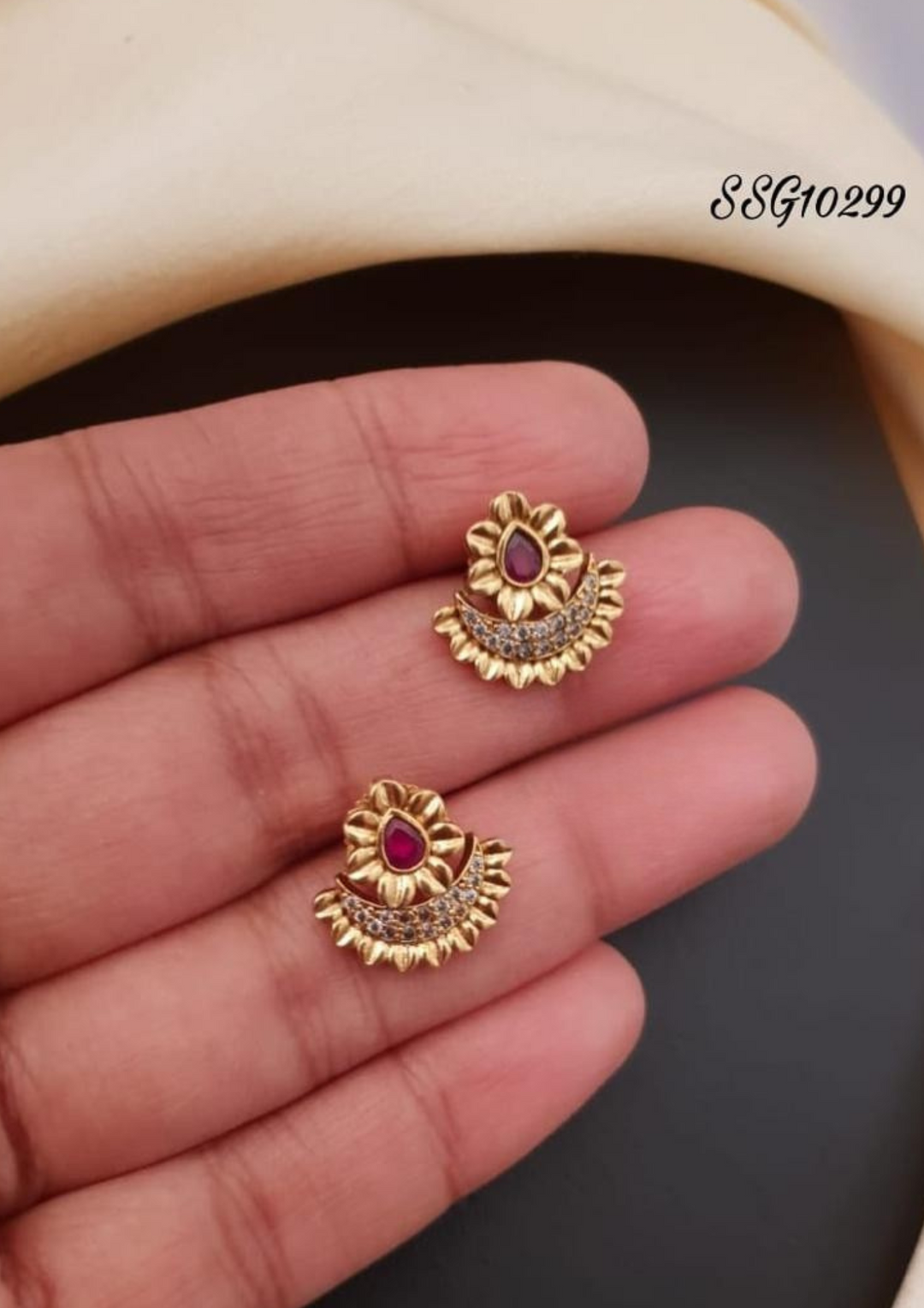 Kundan stone earrings g10299