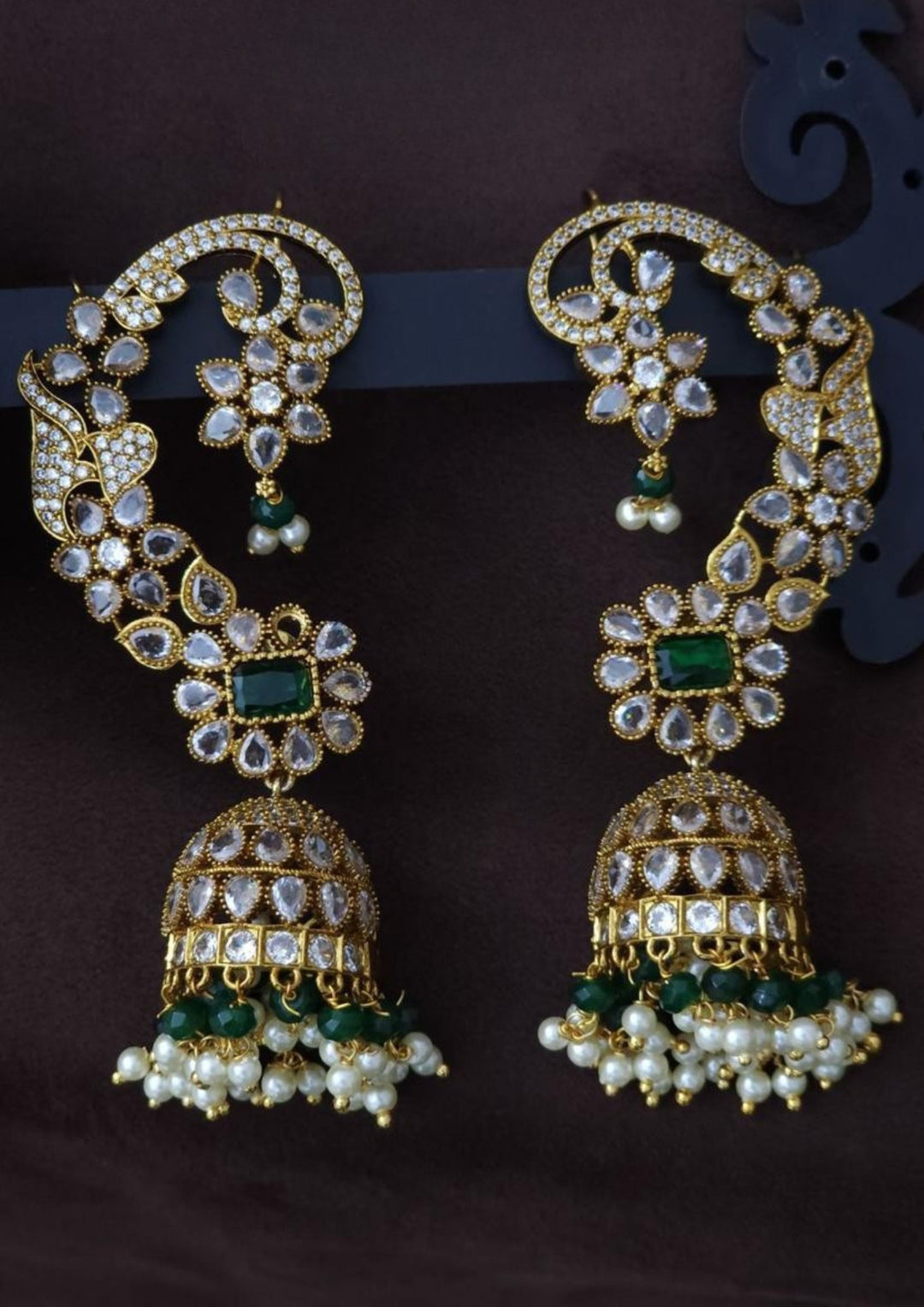 Kundan and beads earrings r10880