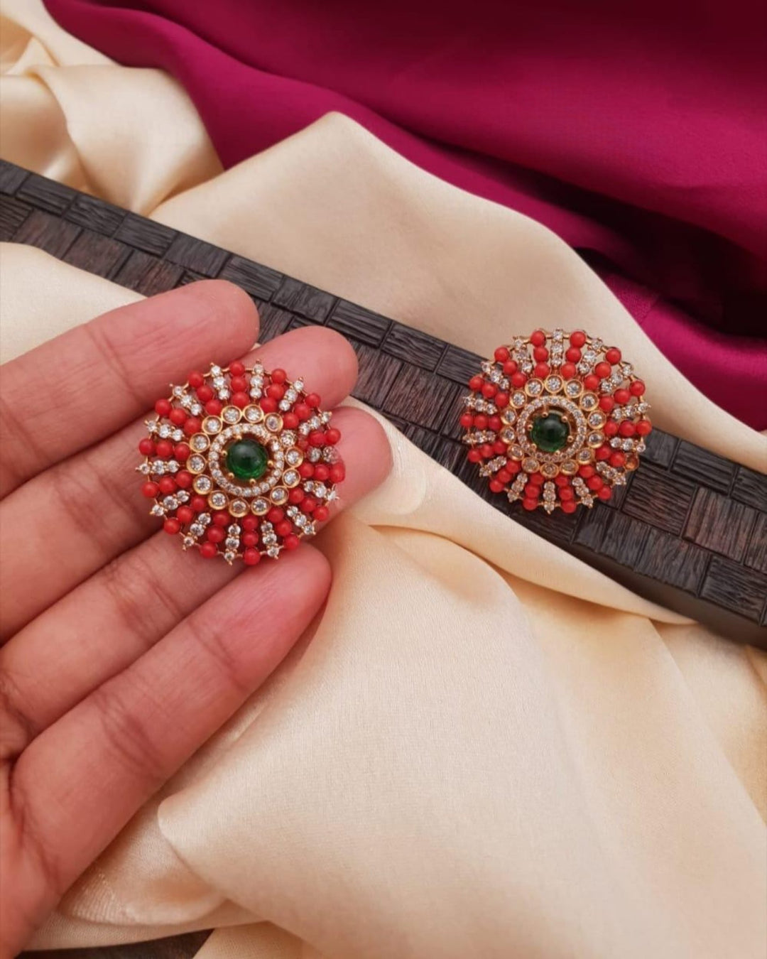 Kundan Studs g 10750