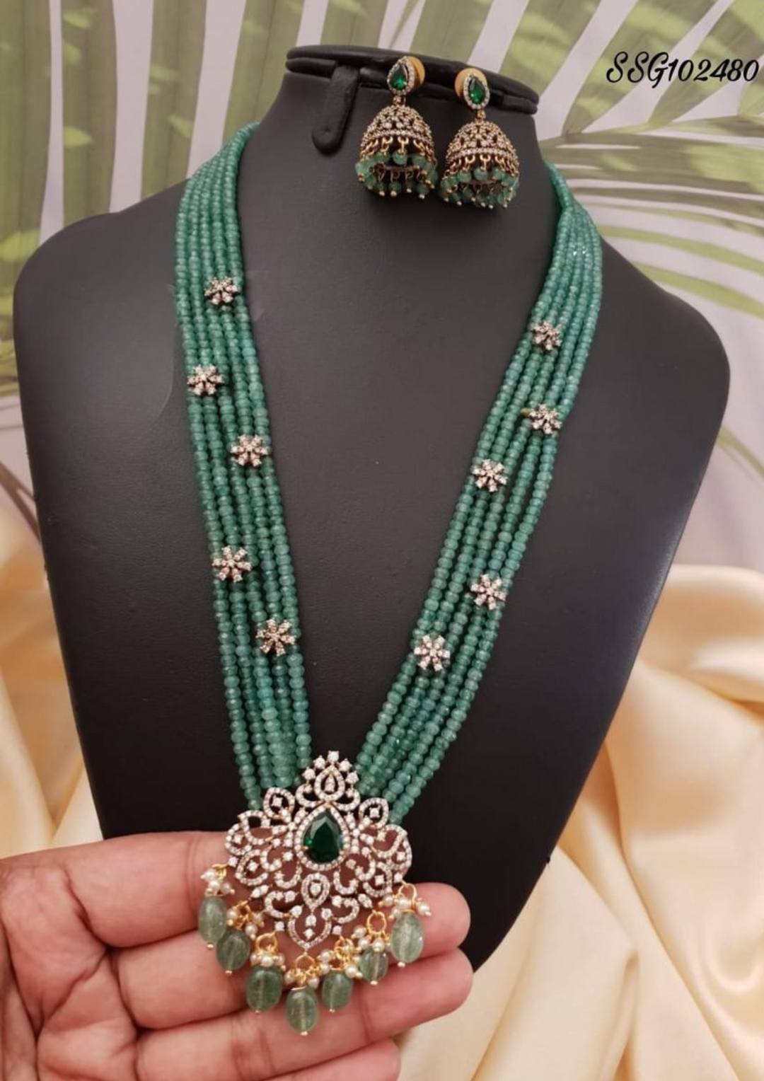 Kundan and beads necklace with earrings ssg 102480