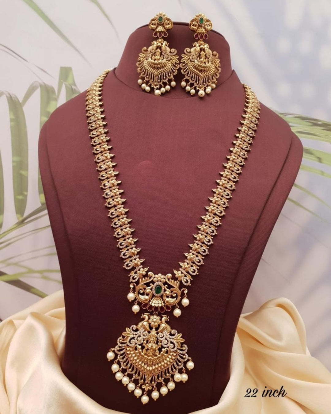 Kundan Temple Necklace with Earrings g 102600