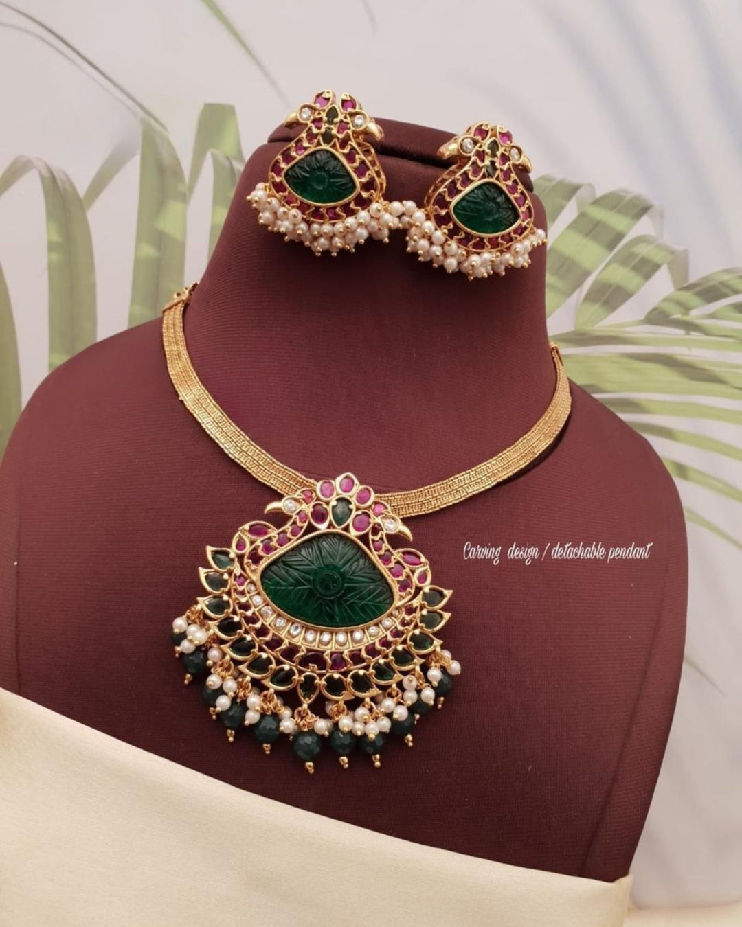 Kundan Detachabale Pendant with Earrings g 102600