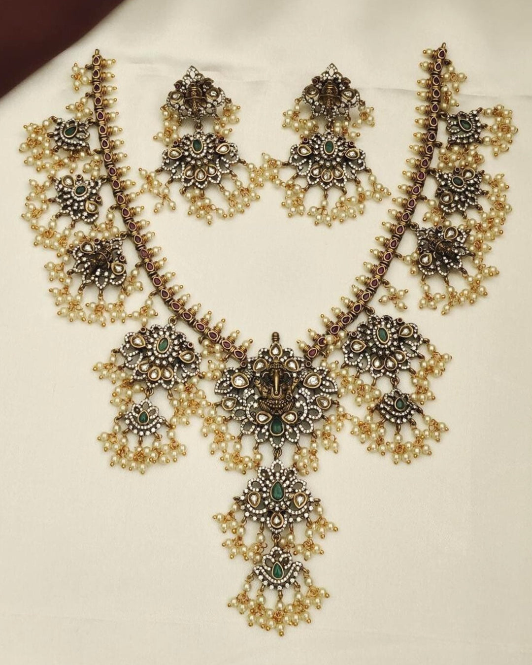 Kundan and beads temple jewelry necklace with earrings pcs 500064