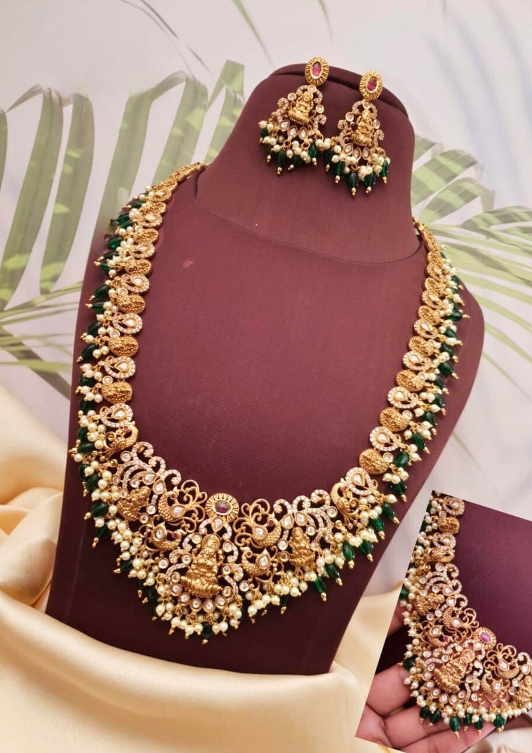 Kundan and beads temple jewelry necklace with earrings ssg 102320