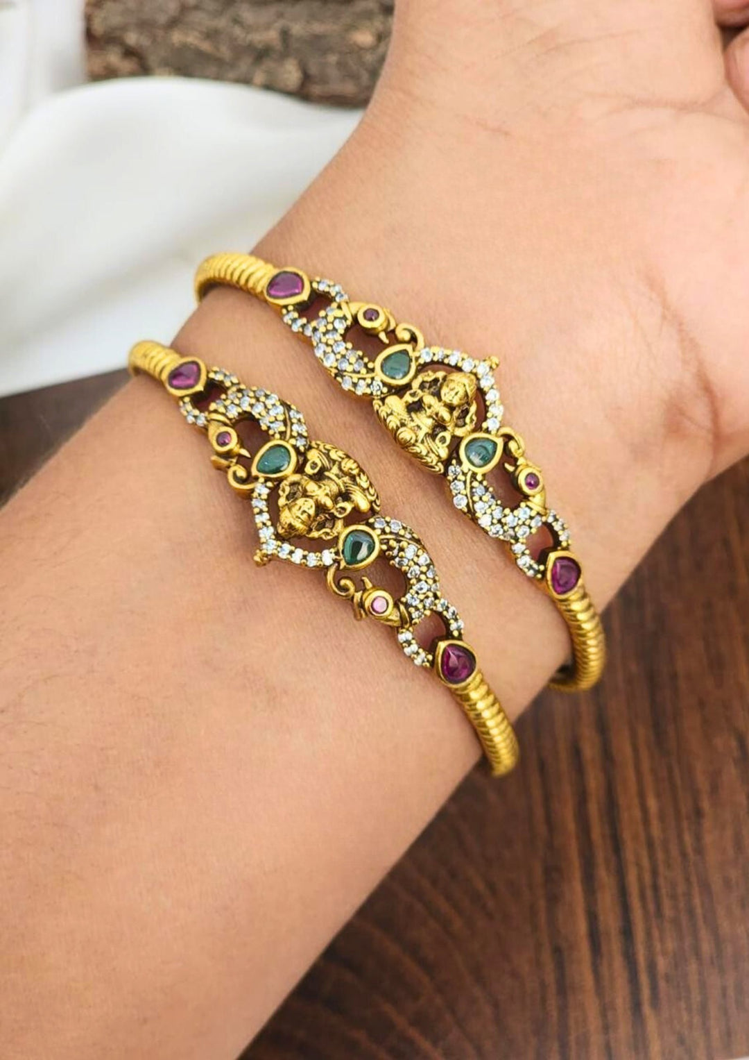Kundan stone temple jewelry bangles r10420 (set of 2)