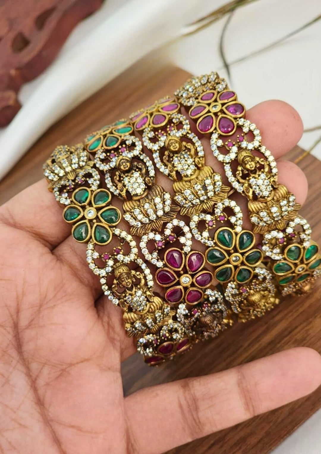 Kundan stone temple jewelry bangles r102350 (set of 4)