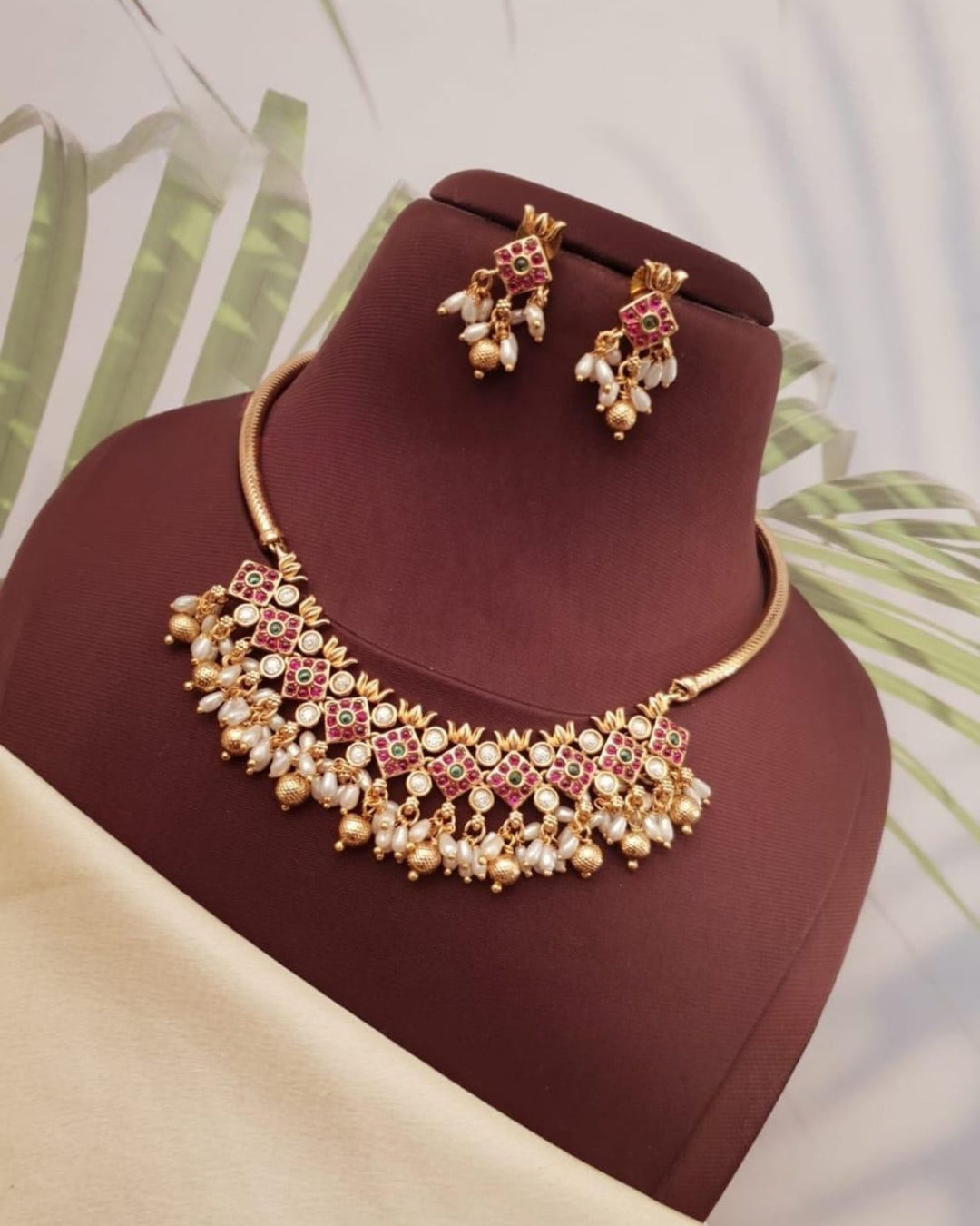 Kundan Kemp Necklace with Earrings g 101450