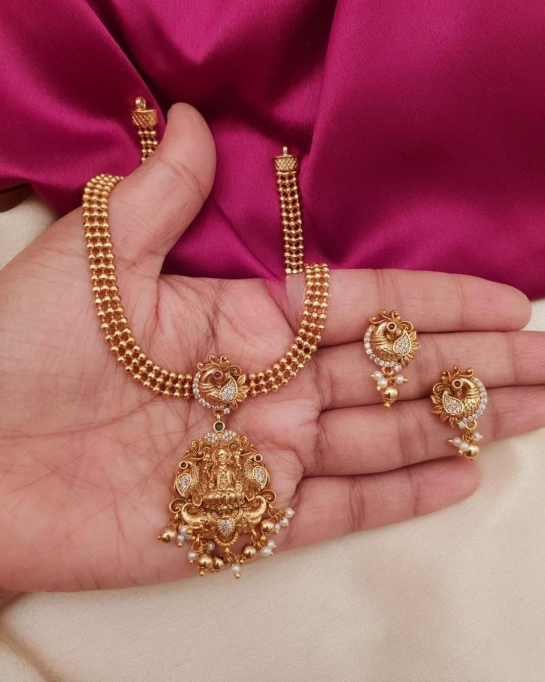 Kundan Temple Necklace with Earrings g10899