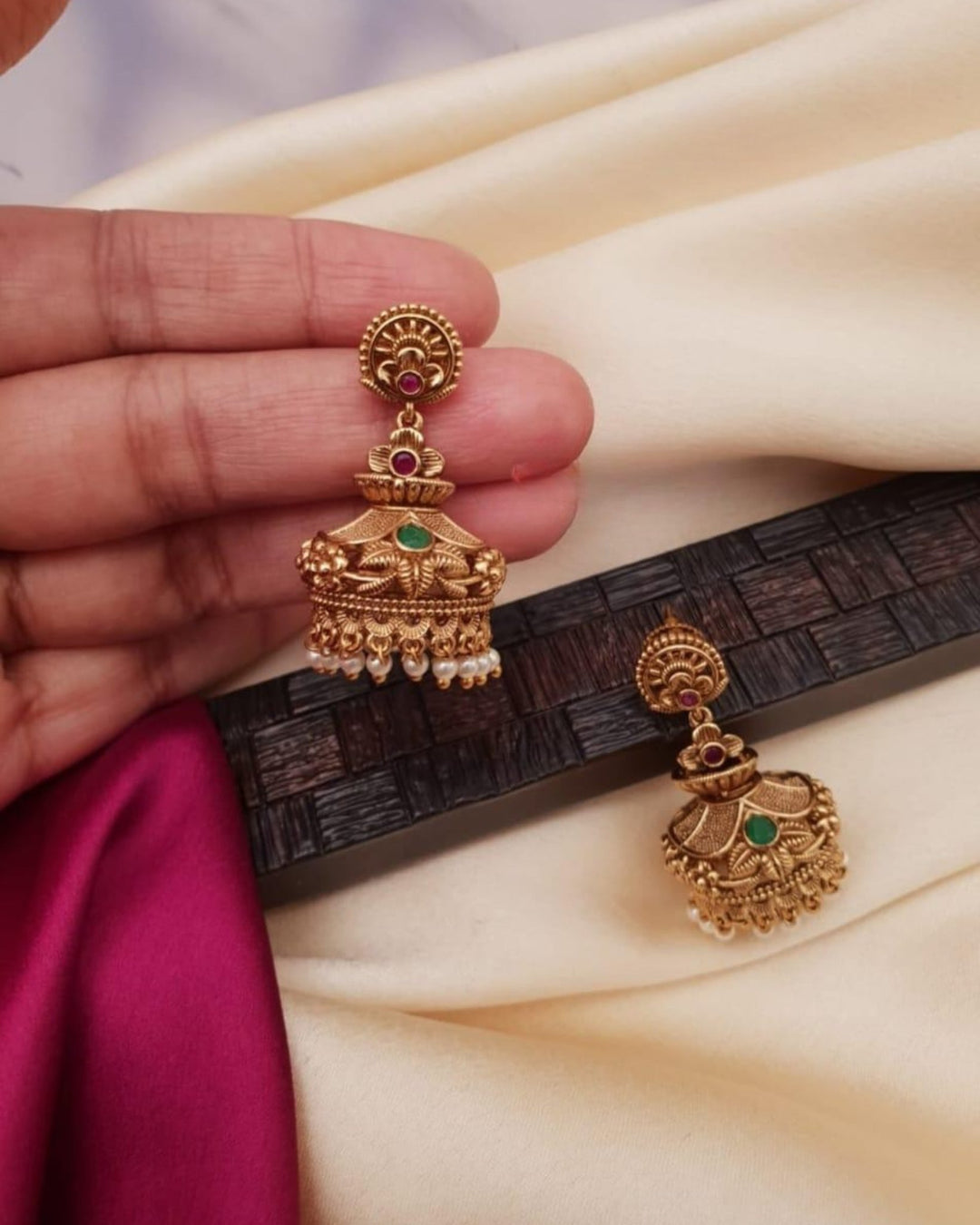 Kundan Jhumkas g 10480