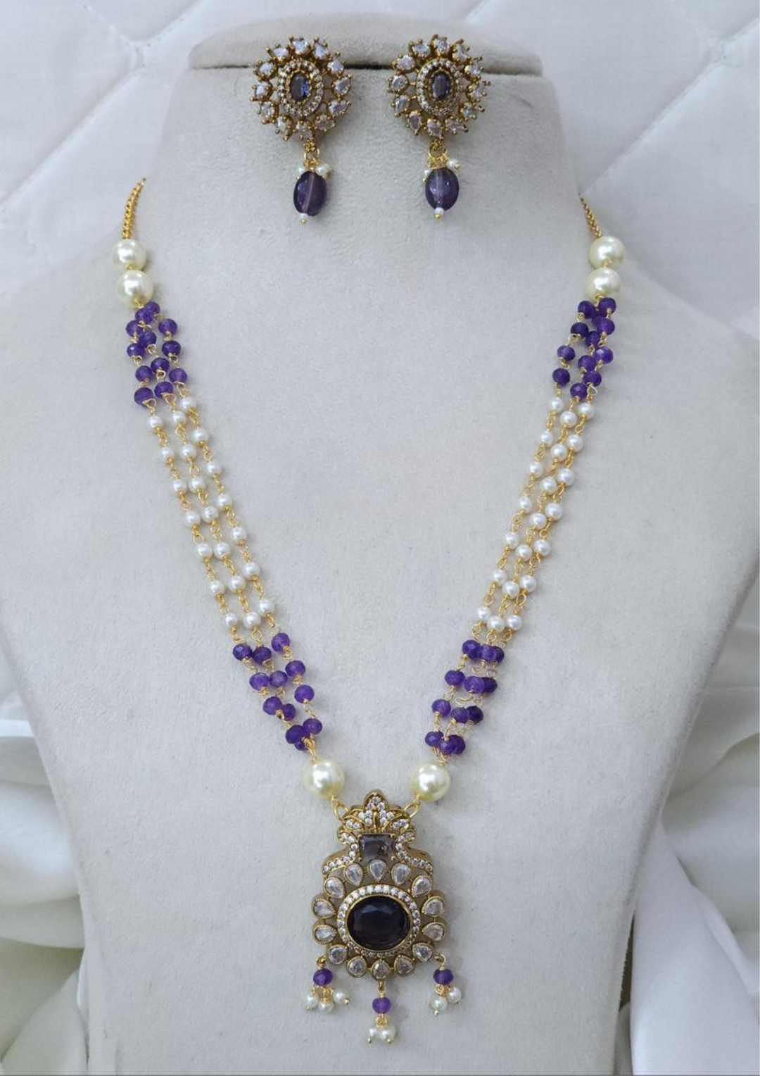 Kundan and beads necklace with earrings sbr 101180