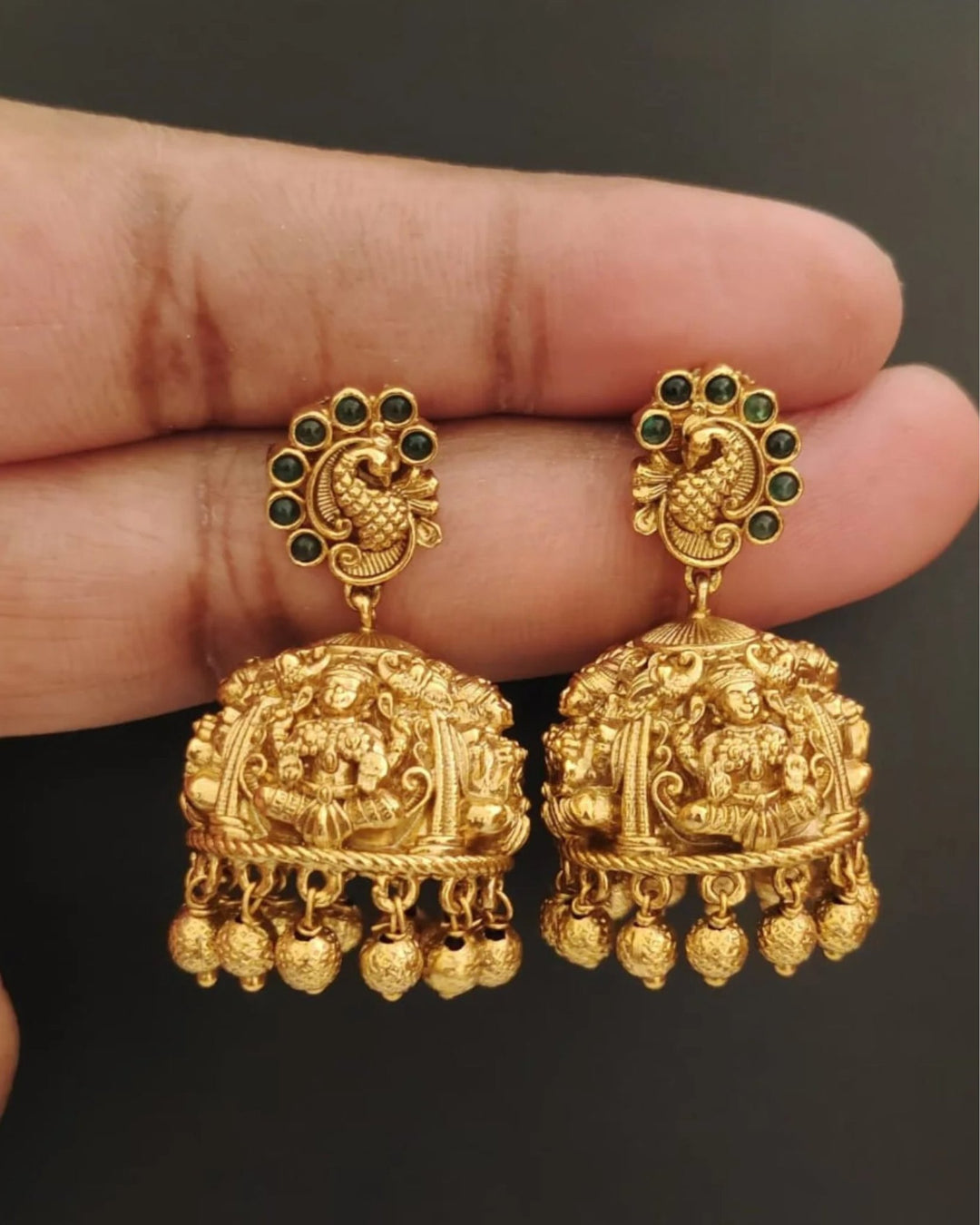 Kundan & Beads Temple Earrings s110058