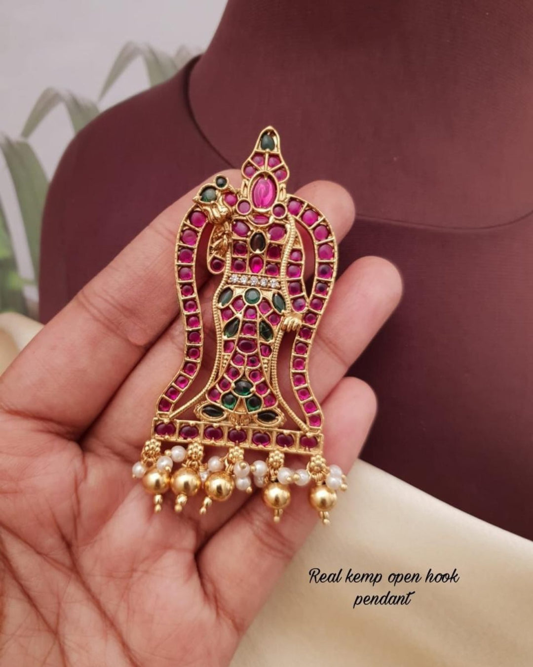 Kundan Temple Kemp Open Hook Pendant g101250