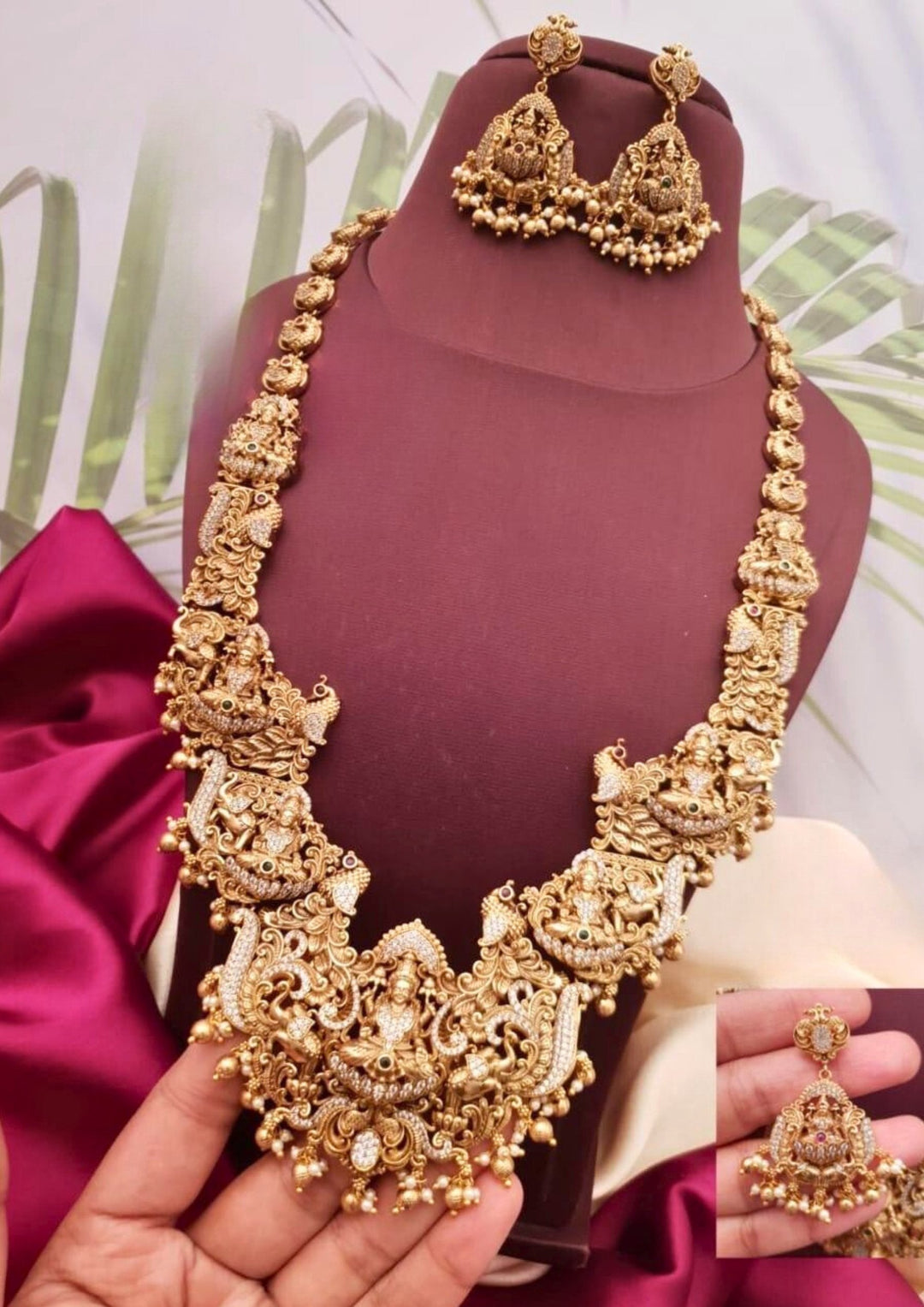 Kundan and beads temple jewelry necklace with earrings ssg 103200.