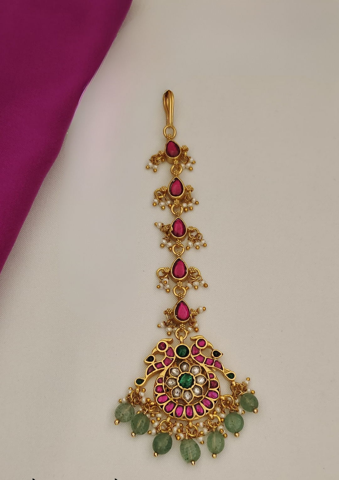 Jadau Kundan and beads mangtikka s160511
