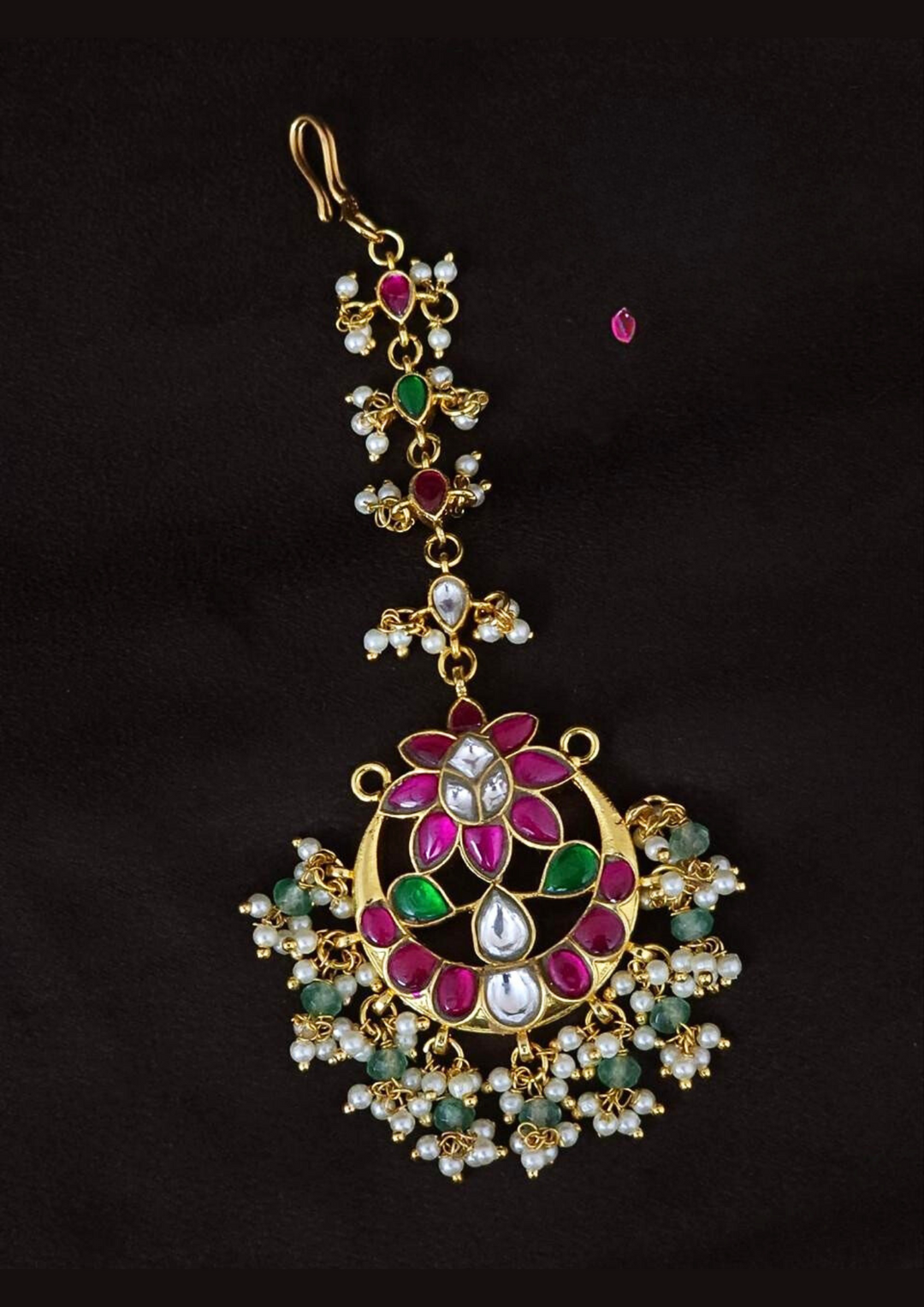 Jadau kundan and beads mangtikka r10750