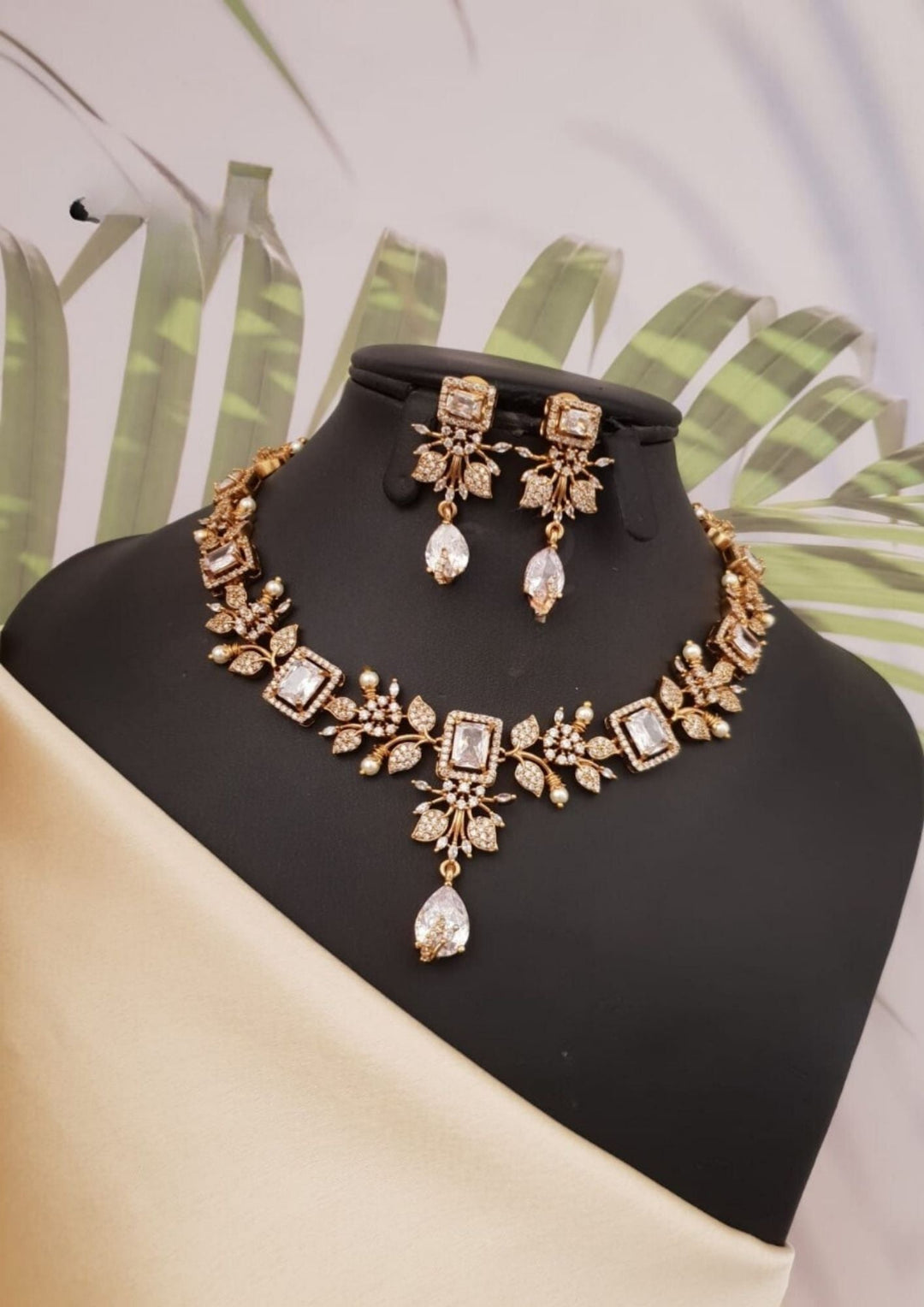 Kundan and beads necklace set with earrings ssg 101160