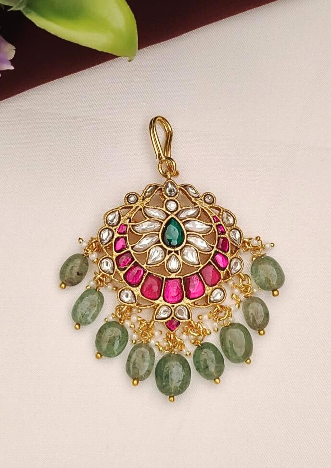 Jadau kundan and beads mangtikka s140011