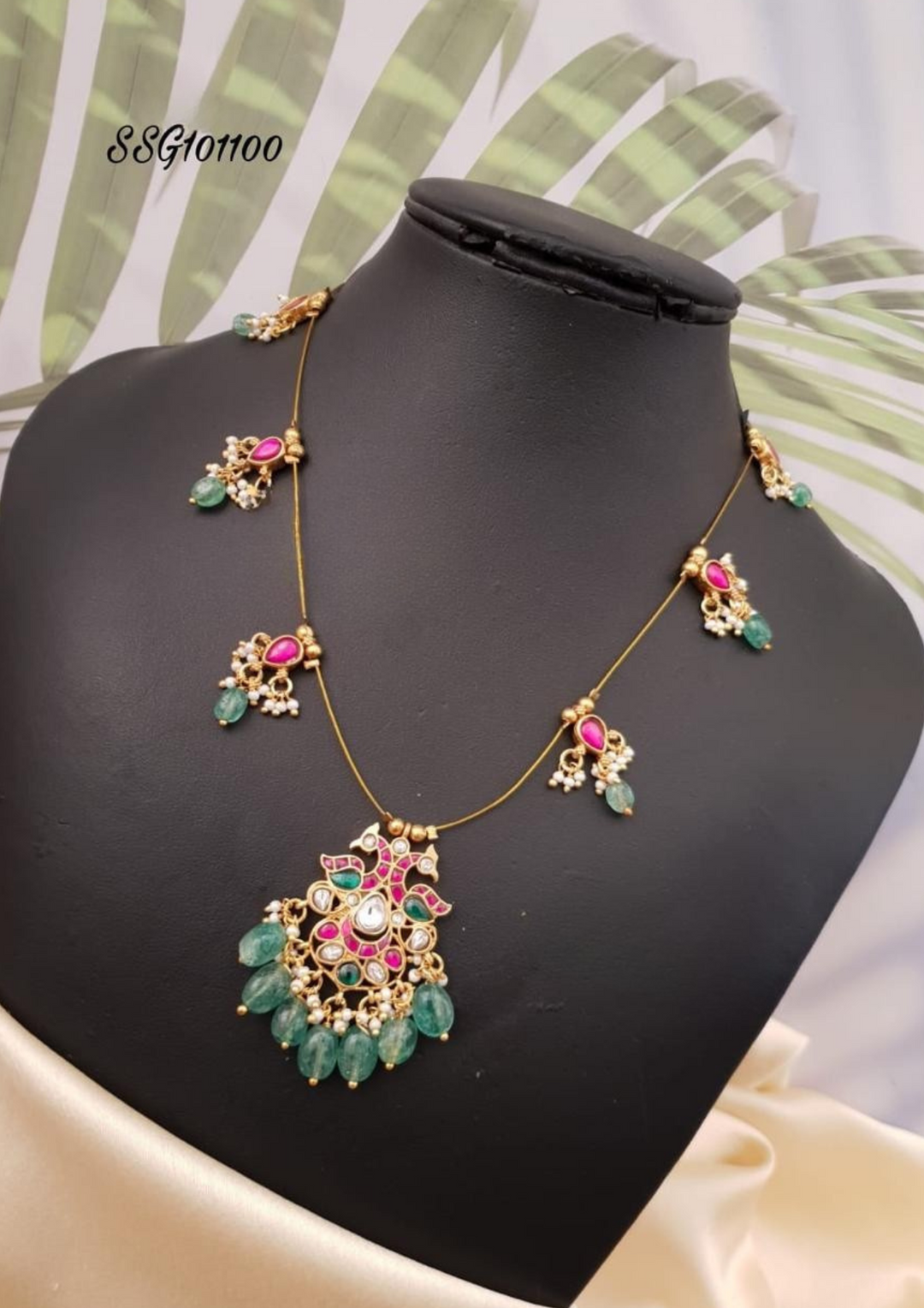 Jadau kundan and beads necklace g101100