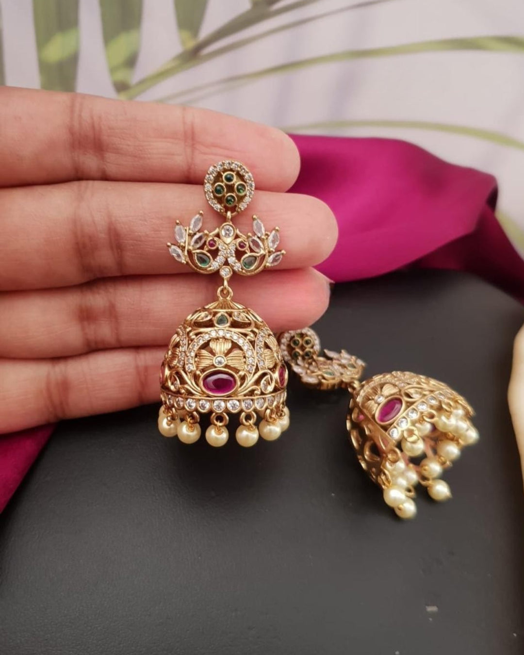 Kundan Jhumkas g10820