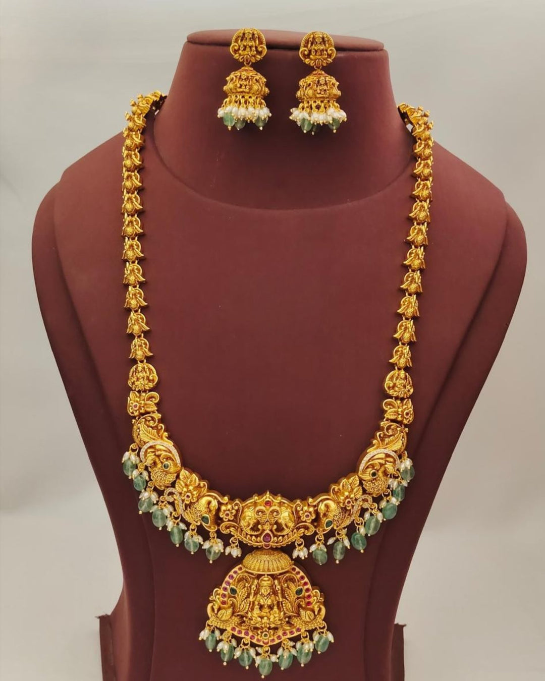Kundan Temple Necklace with Earrings s380043