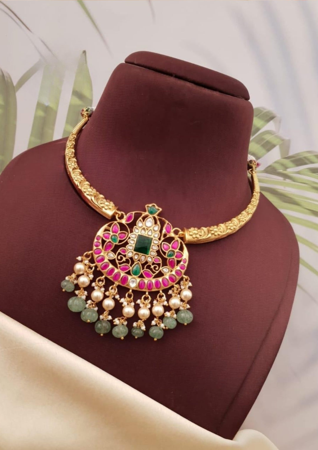 Jadau Kundan and beads necklace g102499