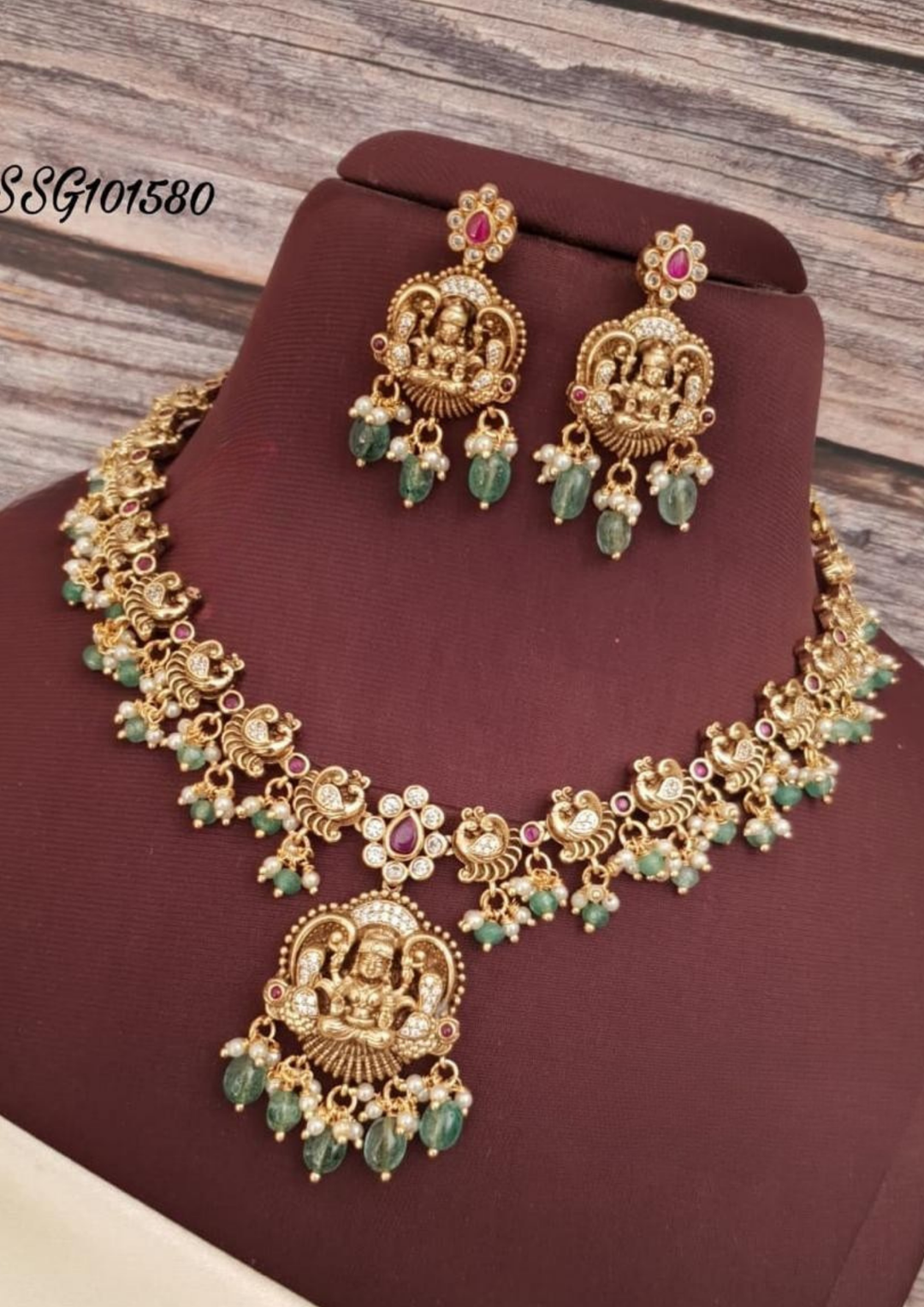 Kundan and beads temple jewelry necklace with earrings ssg 101580