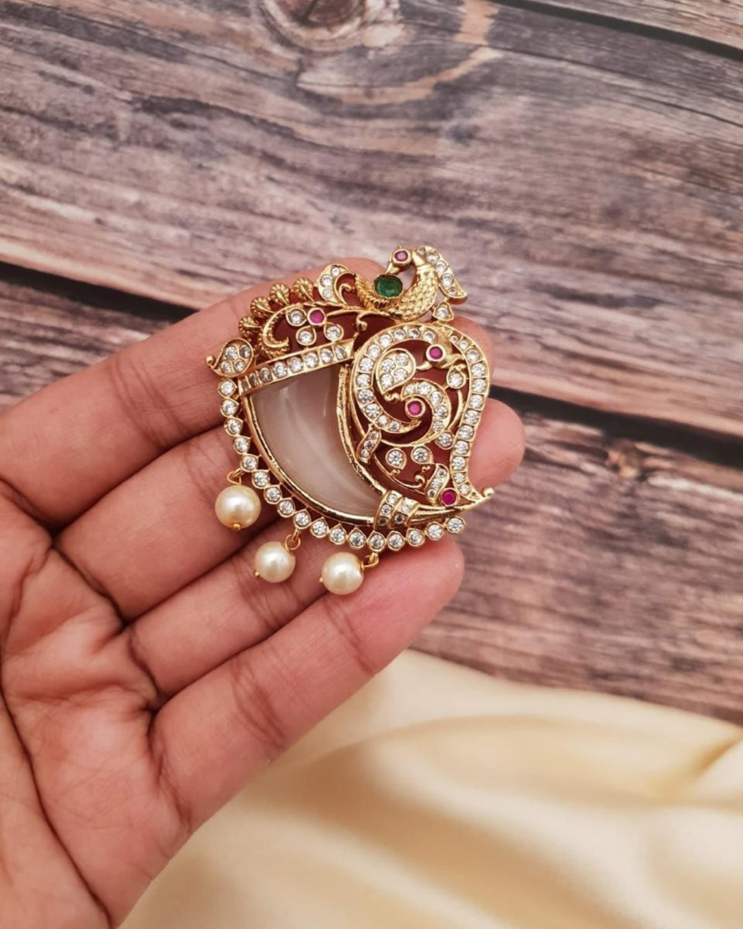 Kundan Pendant g 10700