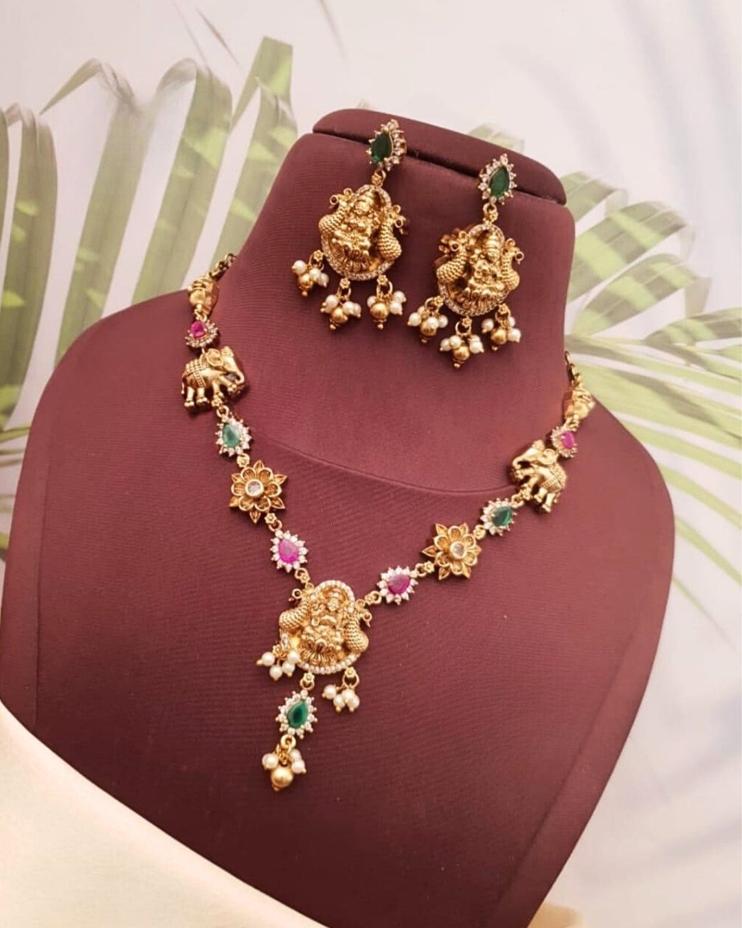Kundan and beads temple jewelry necklace with earrings ssg 101199
