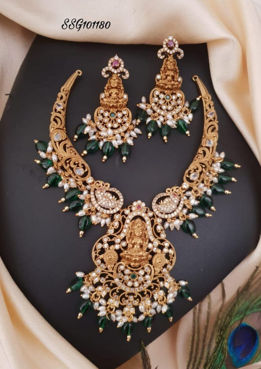 Kundan and beads temple jewelry necklace with earrings ssg 101180