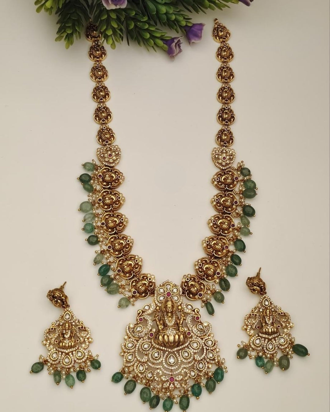 Kundan Temple Necklace with Earrings s 500064