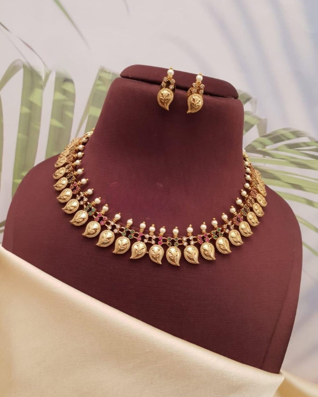 Kundan Necklace with Earrings g 10799