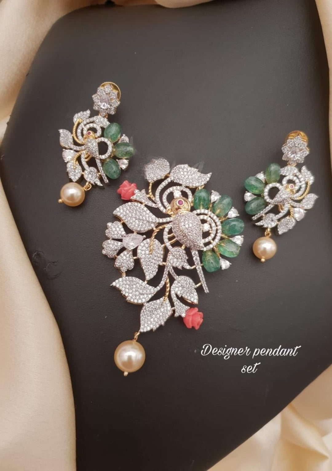 Kundan Pendant Set With Earrings g101620