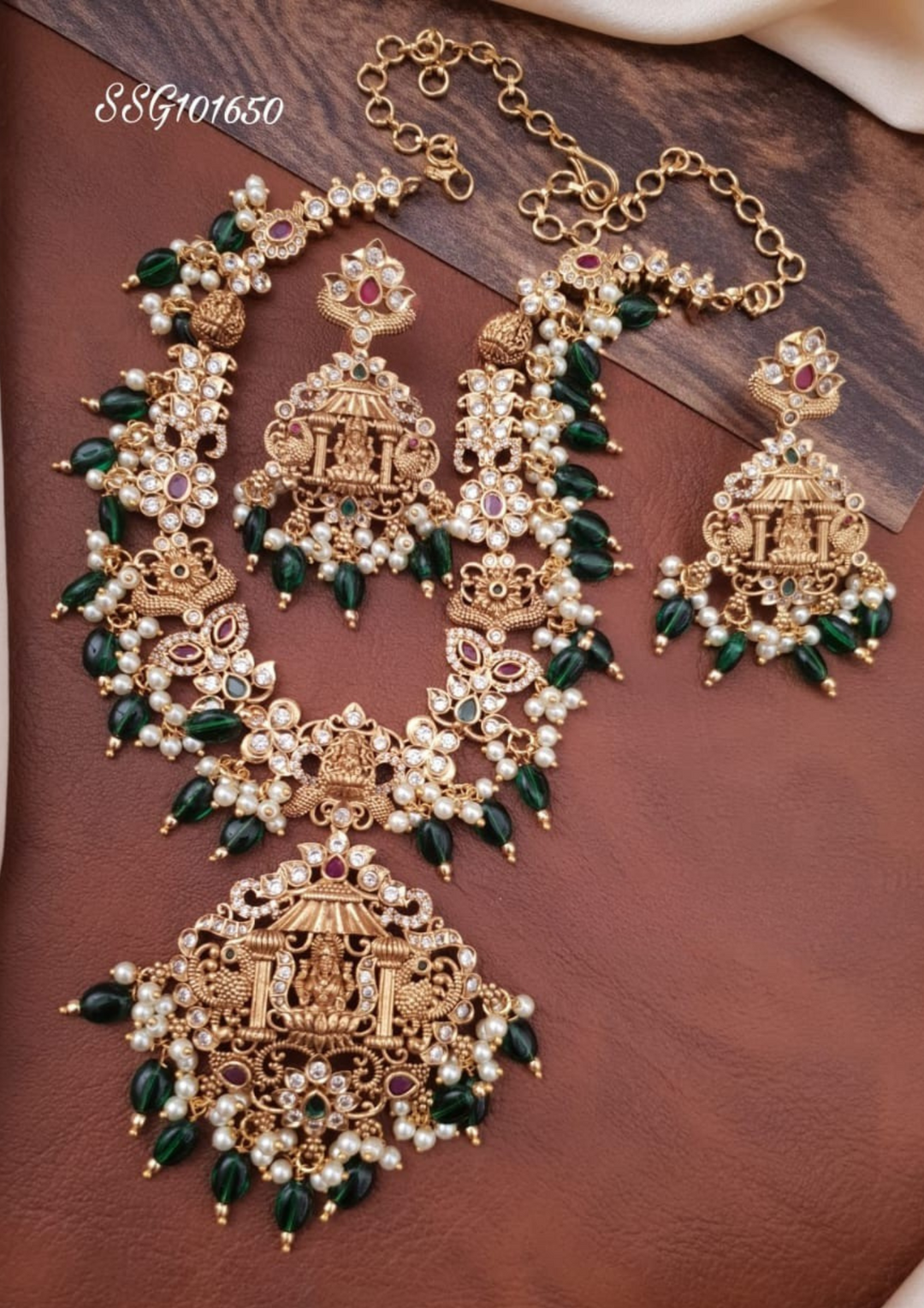 Kundan and beads temple jewelry necklace with earrings pcs 101650