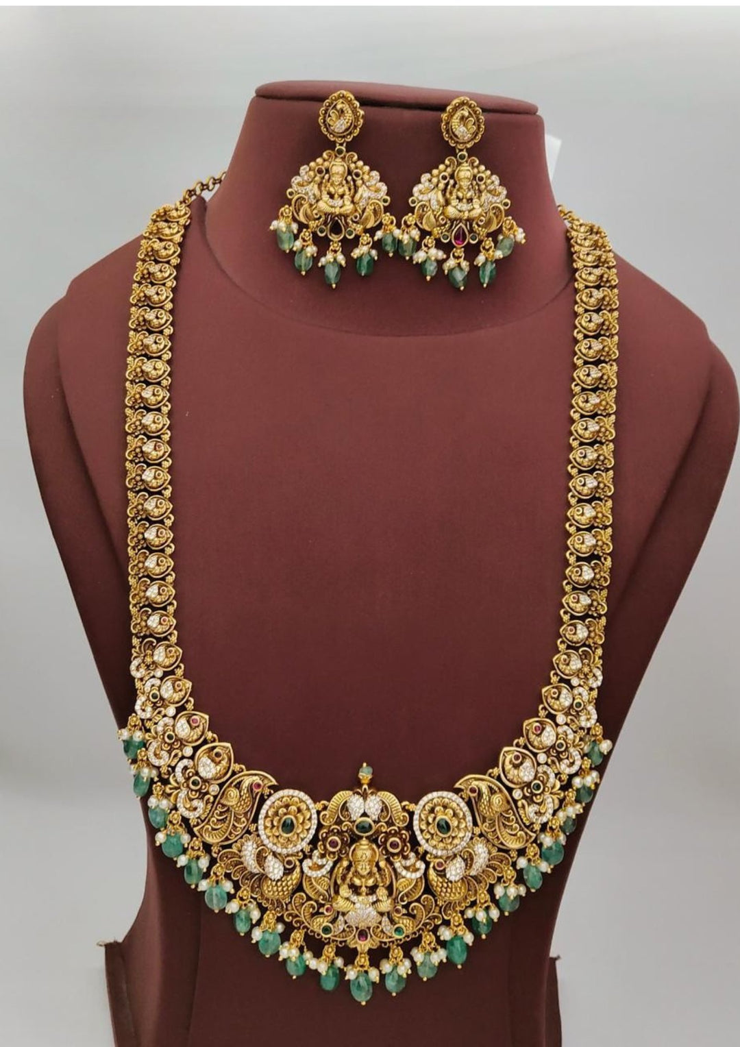 Kundan Temple Necklace With Earrings s560025