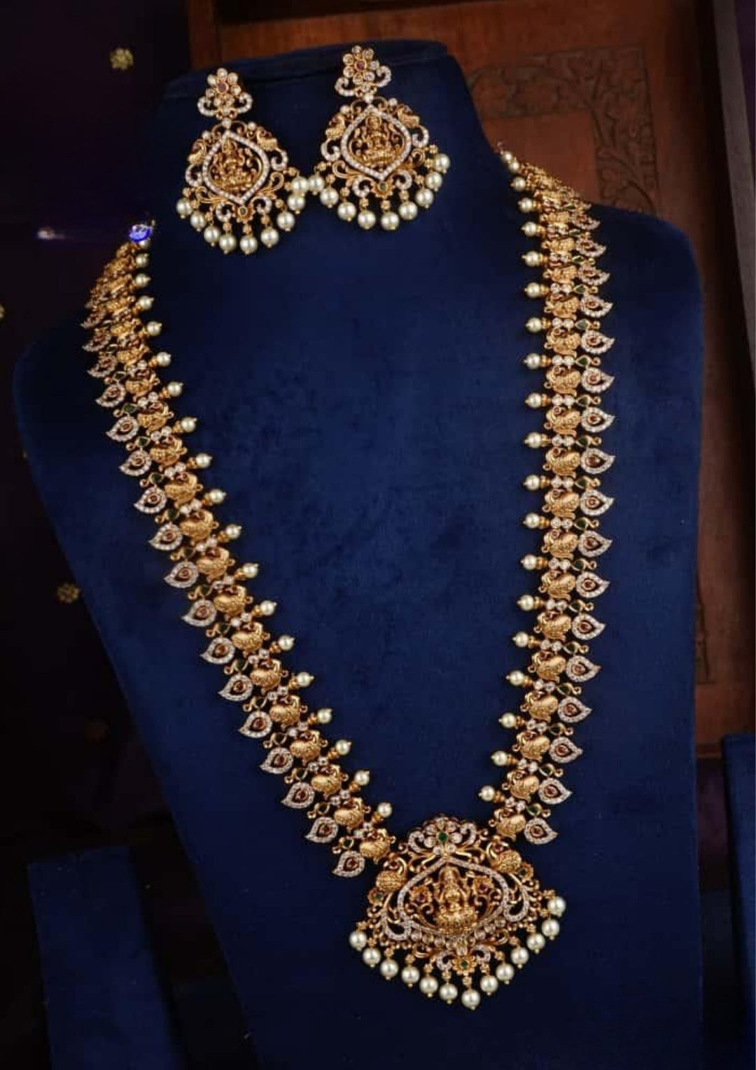 Kundan Temple Matt Necklace with Earrings c1021520