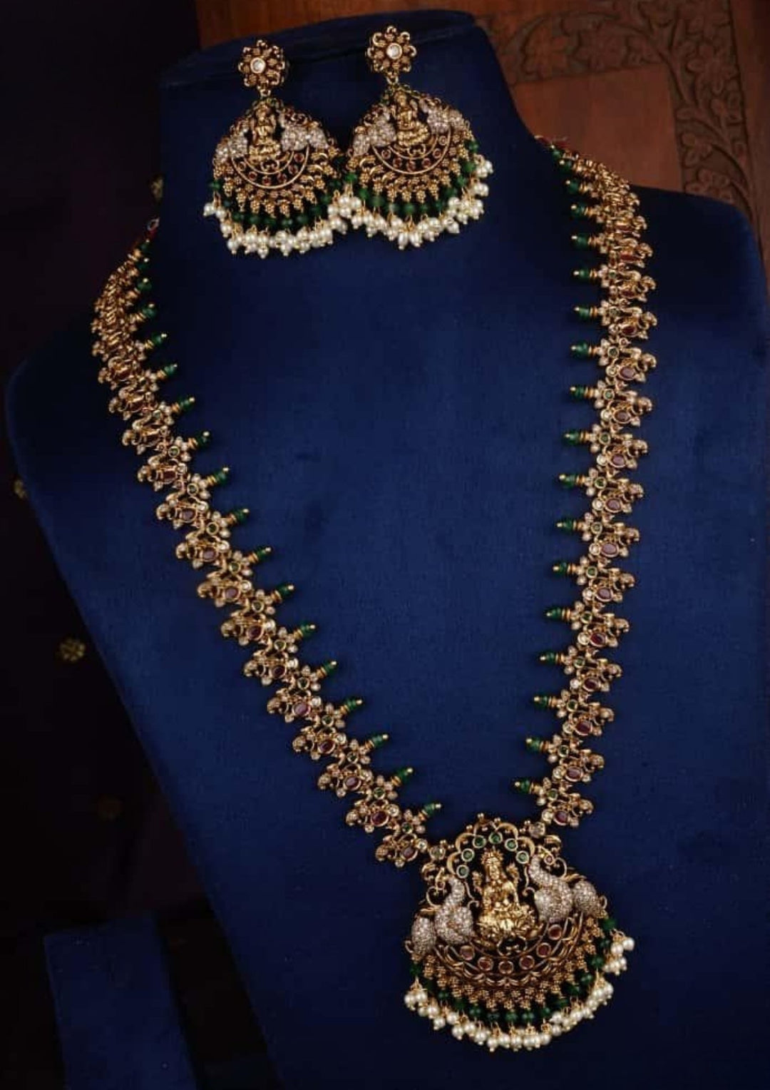 Kundan Temple Matt Necklace with Earrings c1018520
