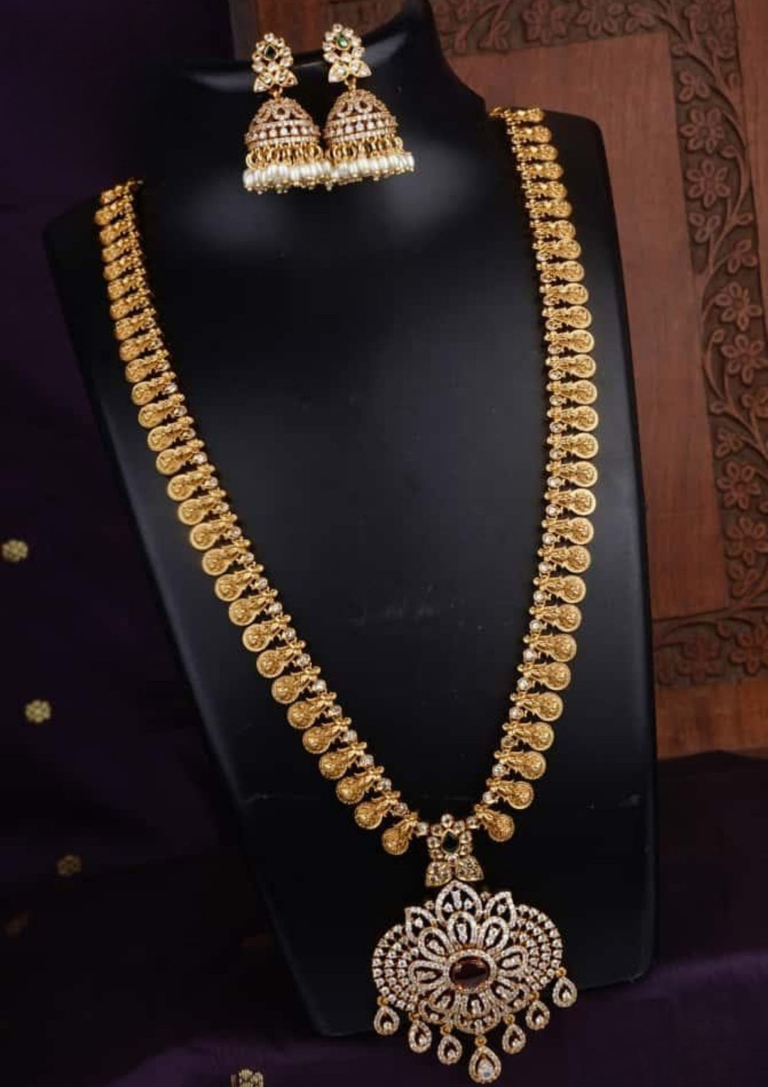 Kundan Necklace with Earrings c1021020