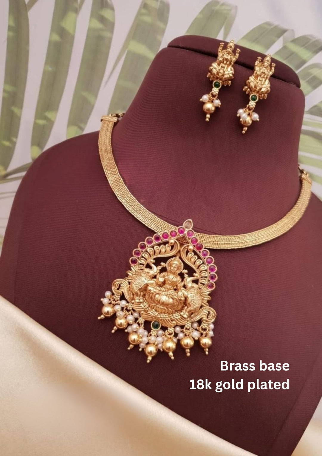 Kundan Temple Necklace With Earrings g 101050