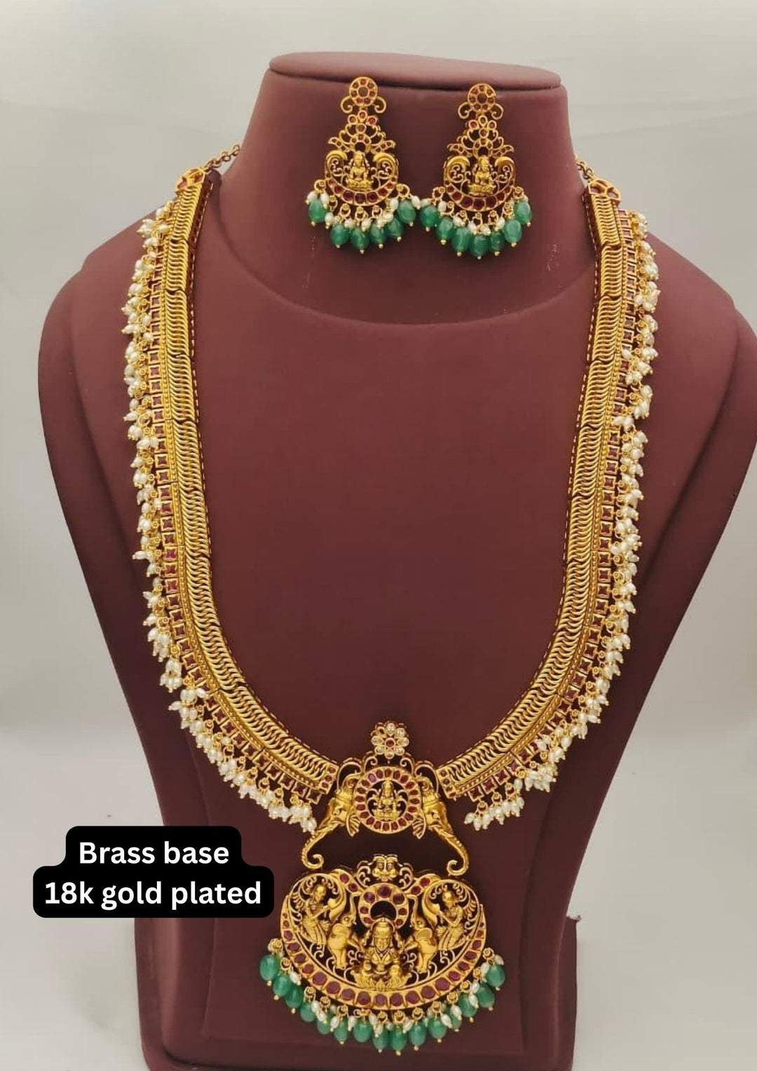 Kundan Temple Necklace with Earrings s480044