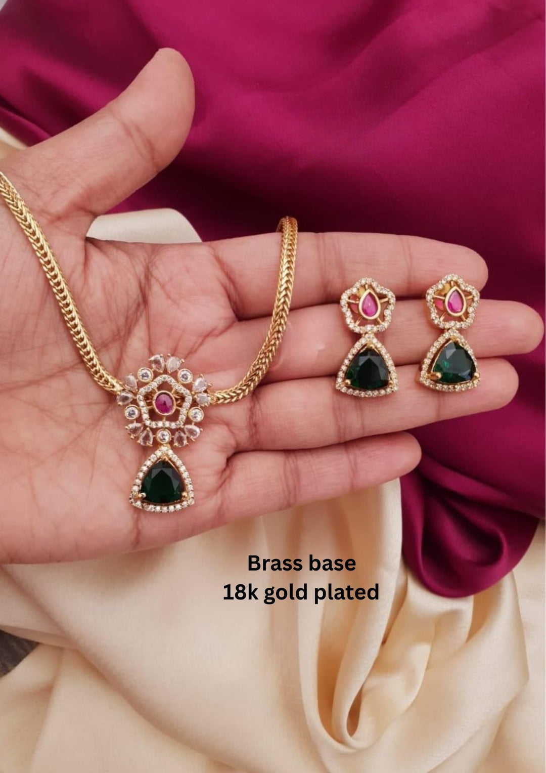 Kundan Mini Necklace with Earrings g10600