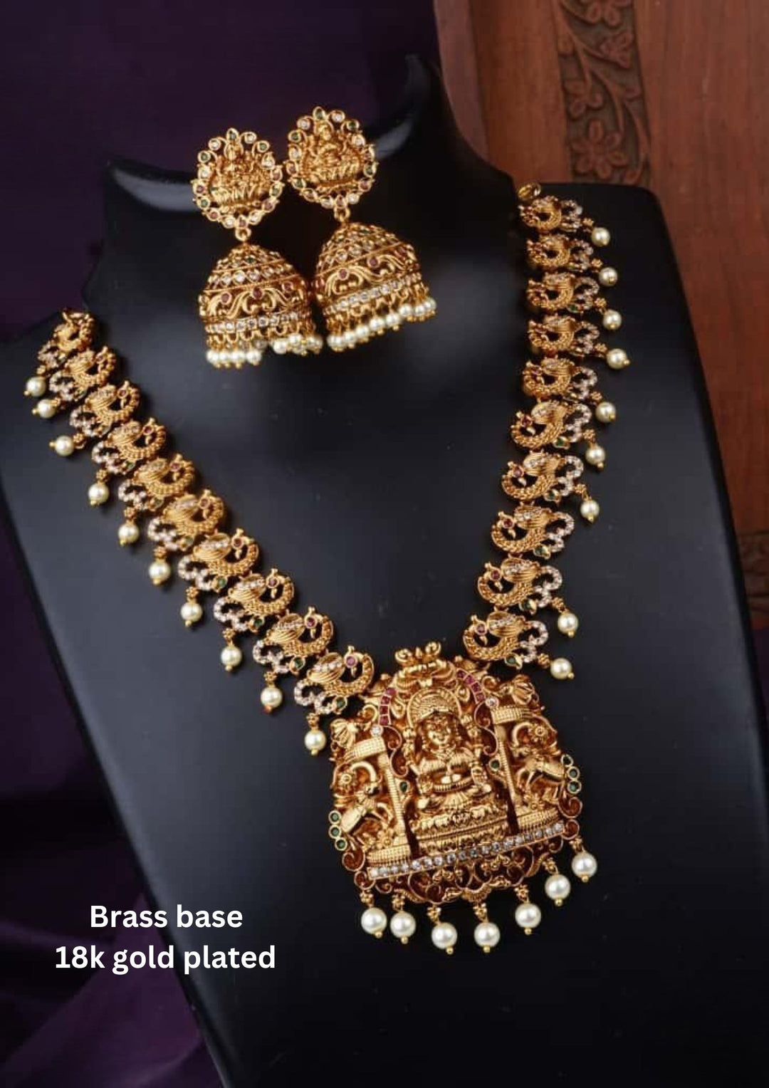 Kundan Temple Necklace with Earrings  c1016020