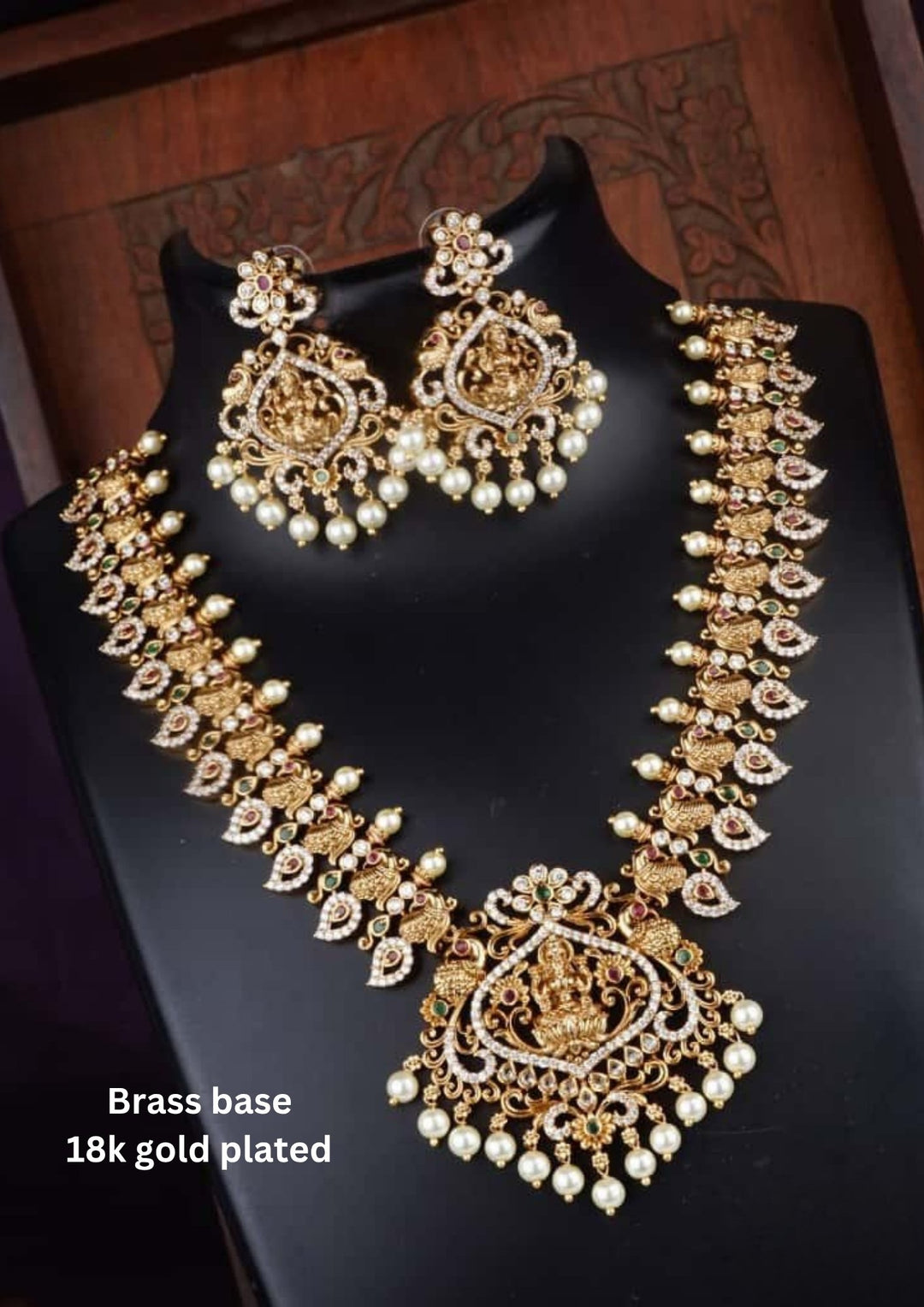 Kundan Temple Necklace with Earrings c1015020