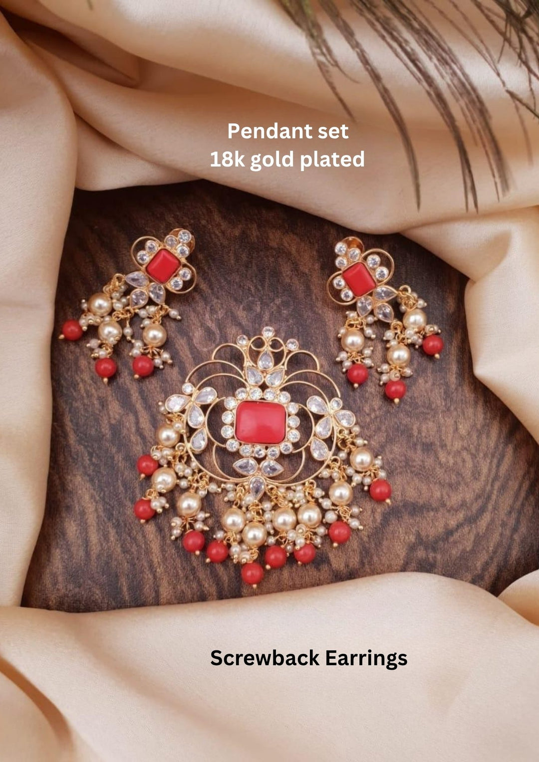 Kundan Pendant with Screwback Earrings g101150