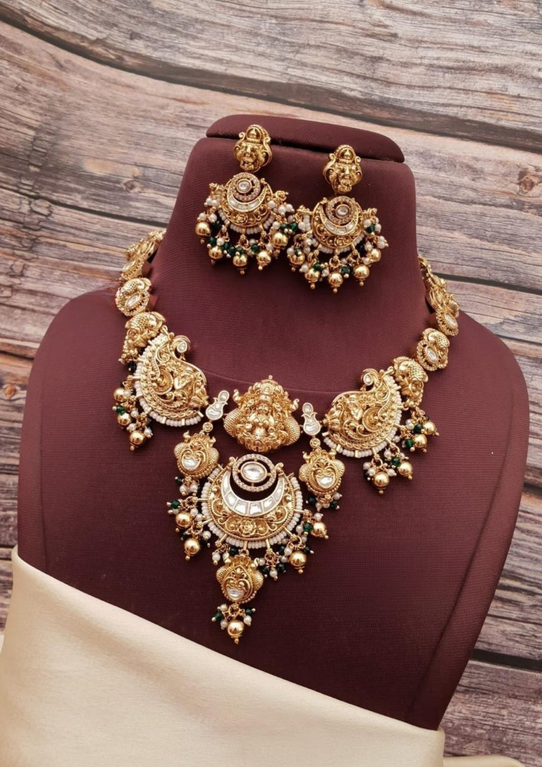 Jadau Kundan Temple Necklace with Earrings g102480