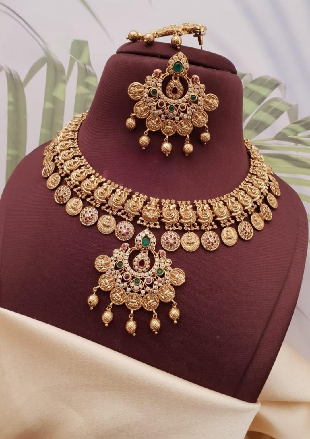 Kundan Necklace with Earrings g102150