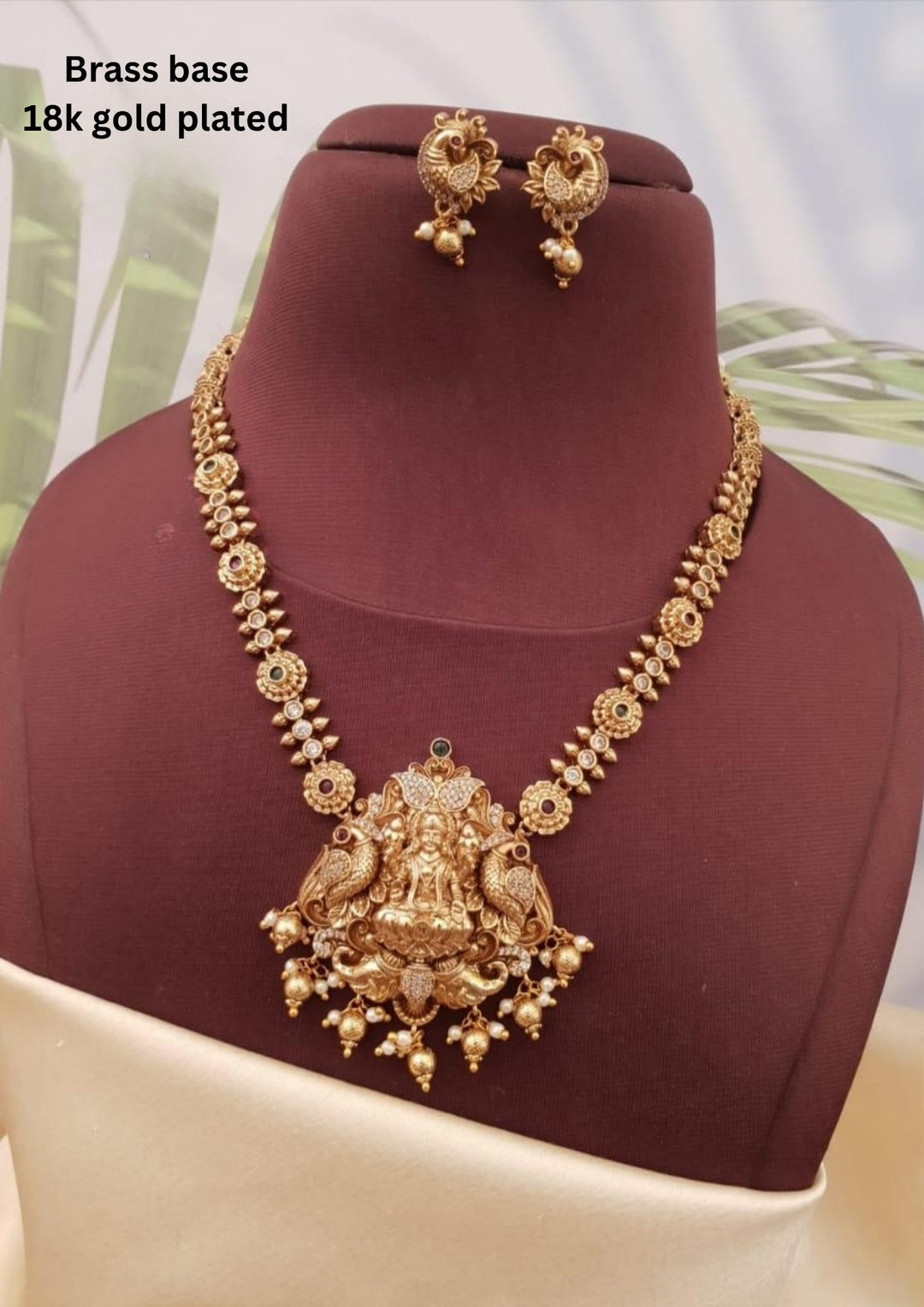 Kundan Temple Necklace with Earrings g101099