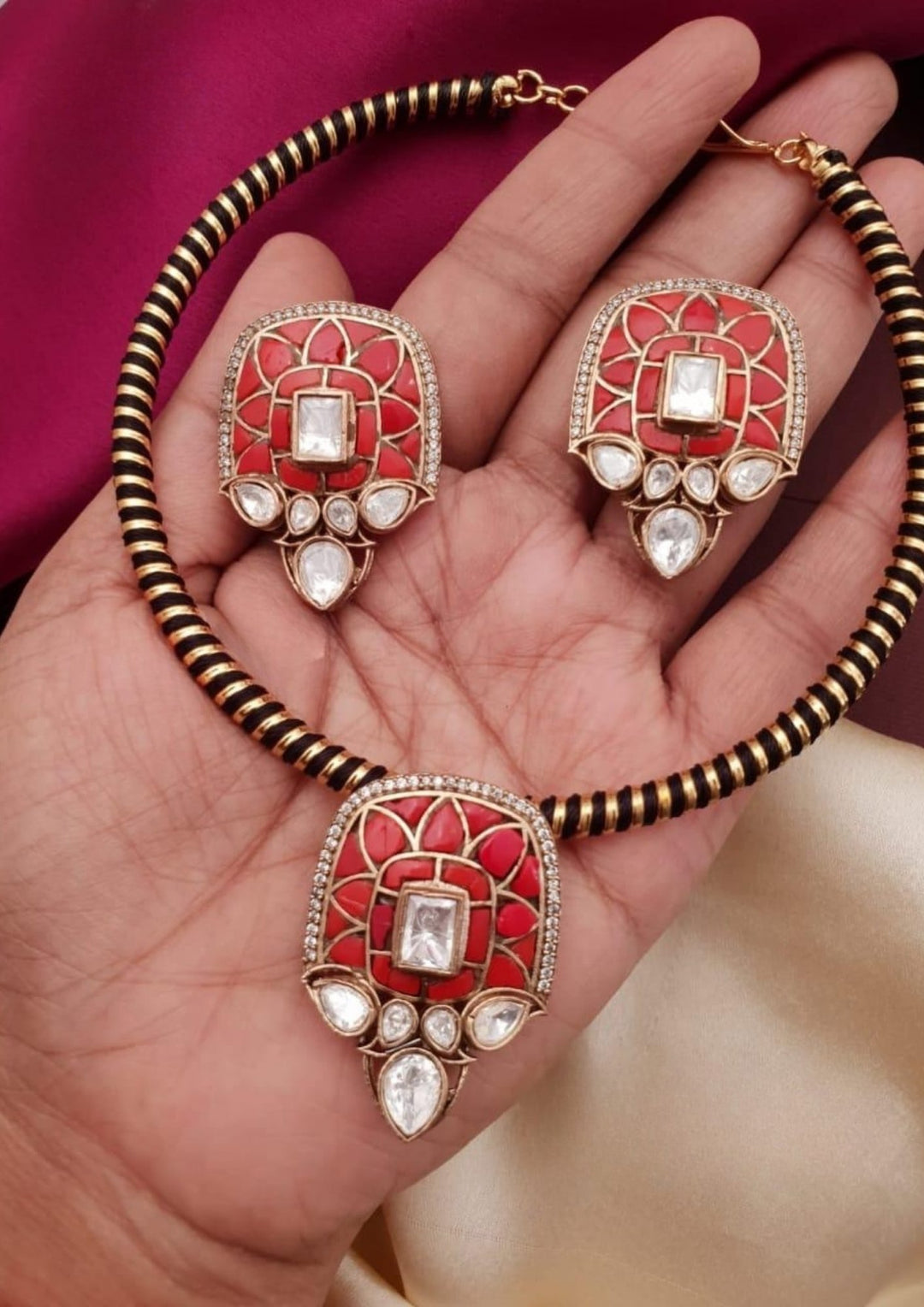 Kundan Detachable Pendent Necklace with Earrings s102480