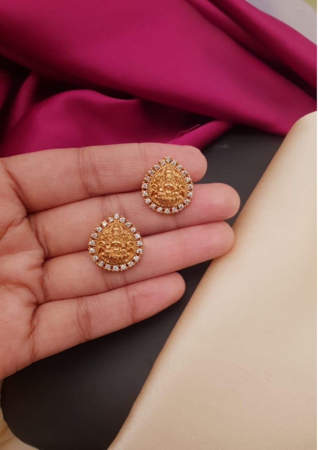 Kundan Temple Studs g10380