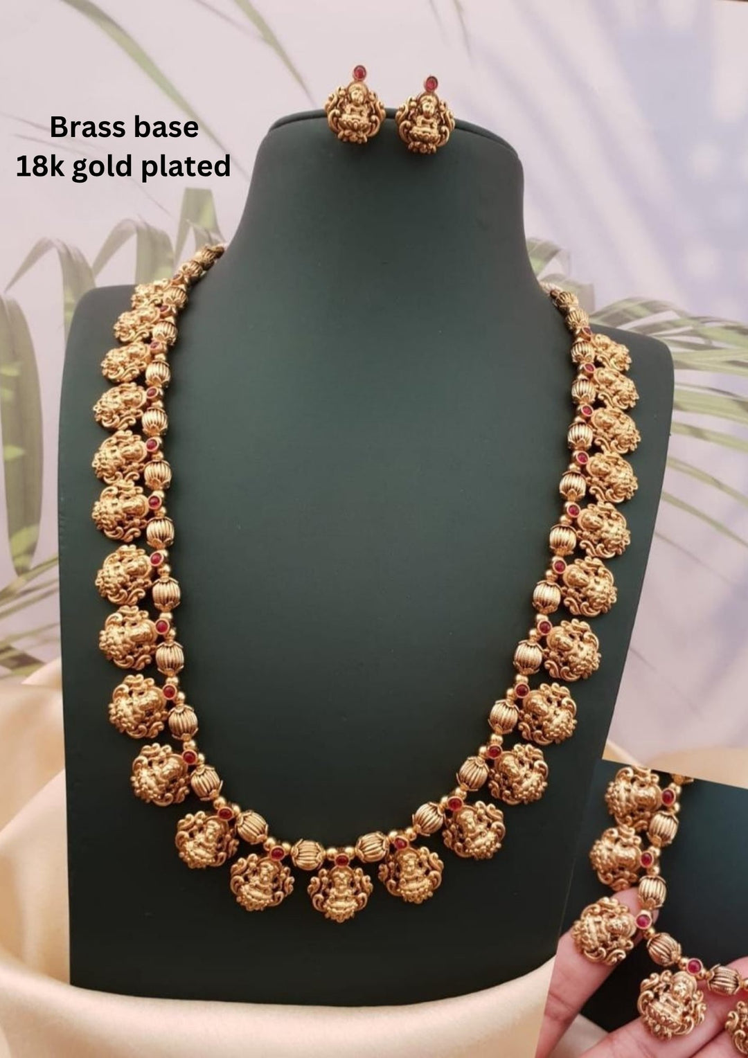 Kundan Temple Necklace with Earrings g102450